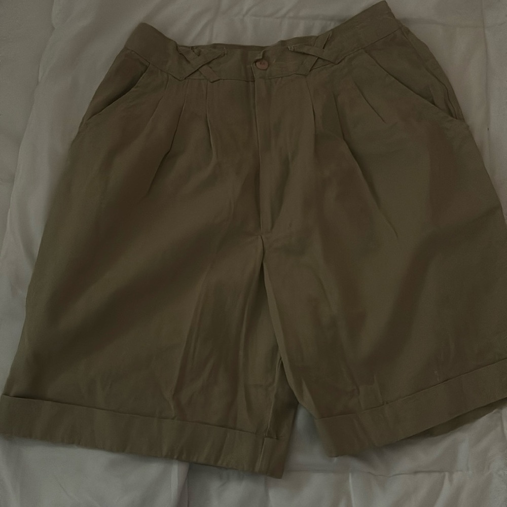 High waisted ‘Classic elements’ a line shorts